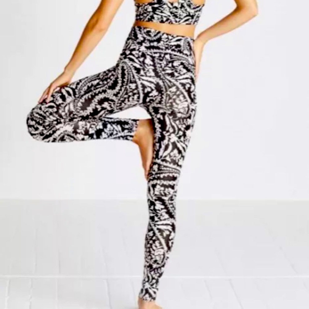 Free People Movement Leggings XS - S High Rise Paisley Black & White Ruched